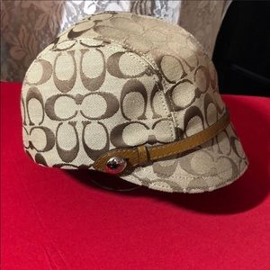 Woman Coach hat